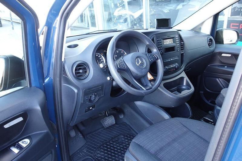 Gebraucht Mercedes Vito 163 PS (119 kW) 2017 Blau Van