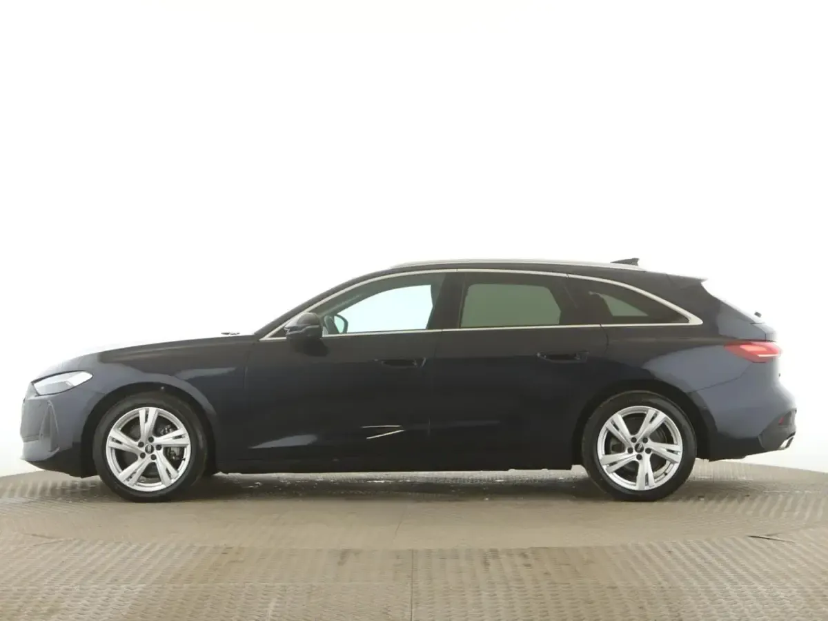 Gebraucht Audi A5 Ambiente 204 PS (150 kW) 2025 Firmamentblau metallic Kombi