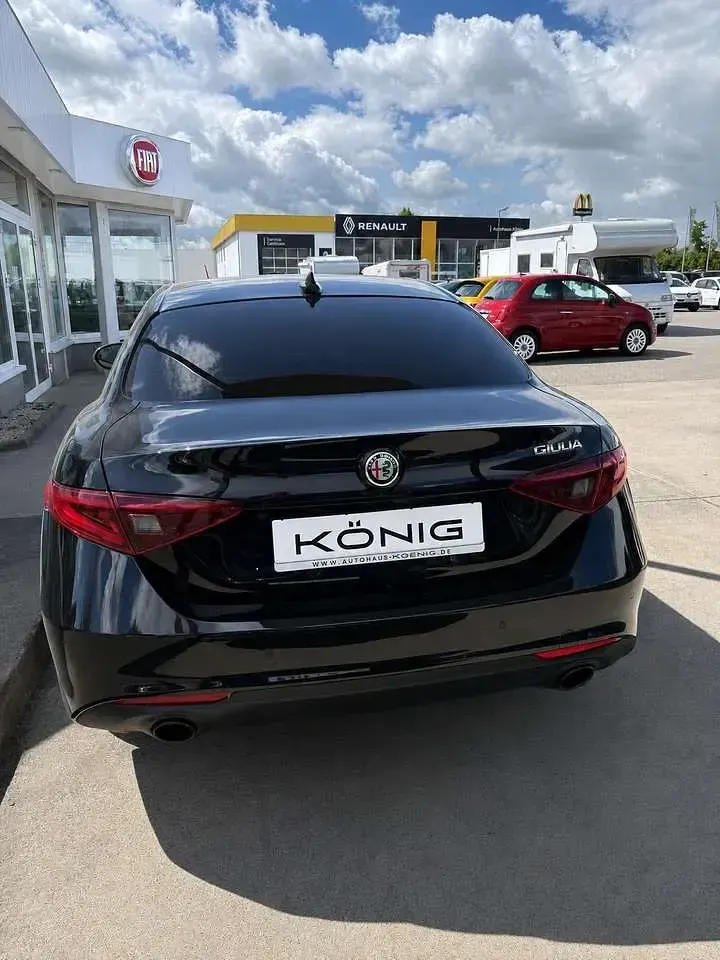 Gebraucht Alfa Romeo Giulia Sprint 200 PS (147 kW) 2023 Colore esterno nero vulcano Limousine