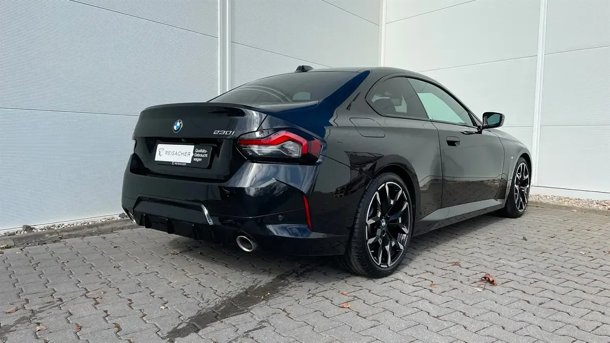 Gebraucht BMW 230 Coupé Efficient Dynamics 245 PS (180 kW) 2025 Saphirschwarz metallic Coupé