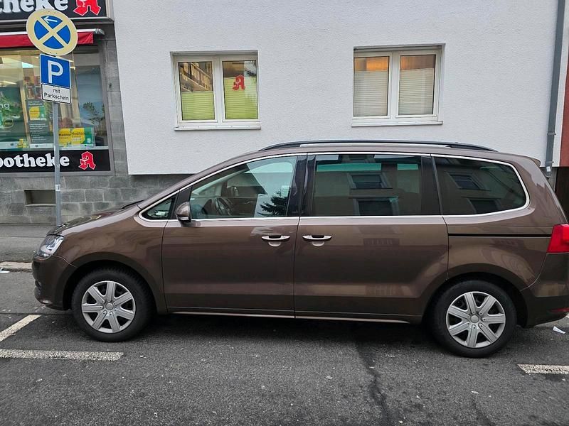 Gebraucht VW Sharan 150 PS (110 kW) 2011 Braun Van / Kleinbus