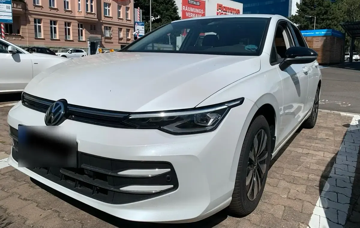 Gebraucht VW Golf VIII Goal 150 PS (110 kW) 2025 Weiß Limousine