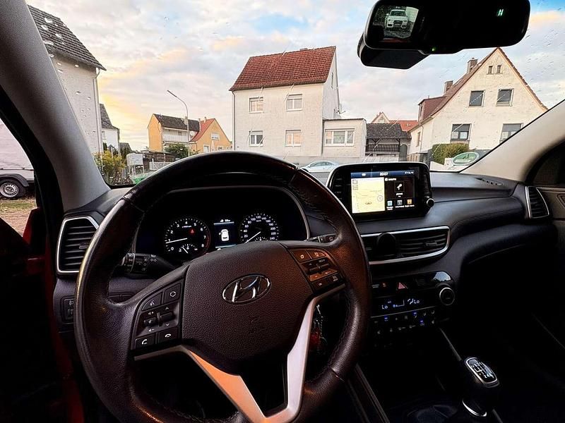 Gebraucht Hyundai Tucson Style 177 PS (130 kW) 2019 Rot SUV