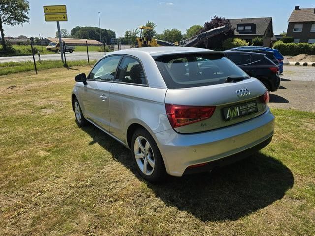 Gebraucht Audi A1 Basis 95 PS (69 kW) 2016 Silber Kleinwagen