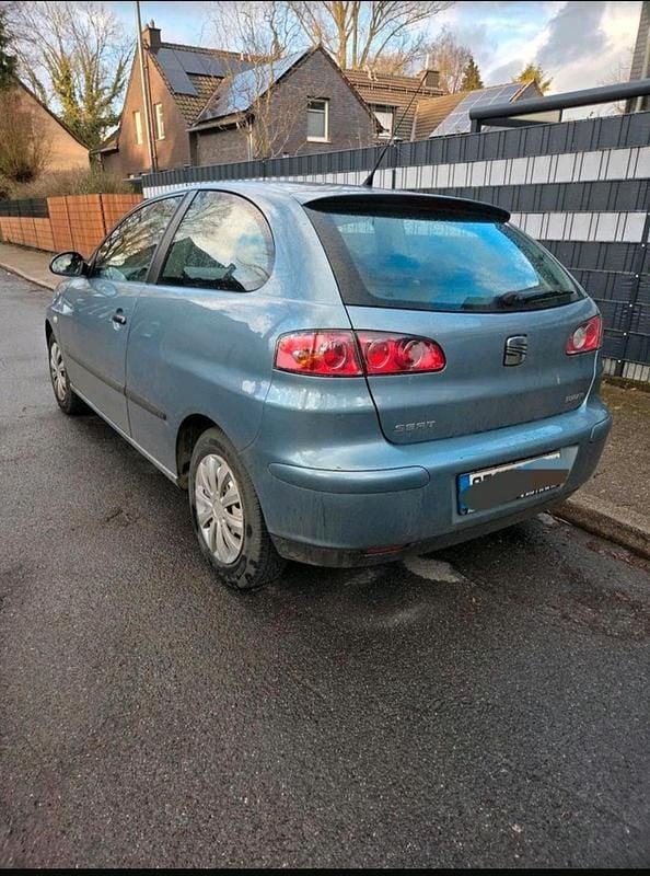 Second-hand Seat Ibiza 75 CP (55 kW) 2004 Albastru Hatchback