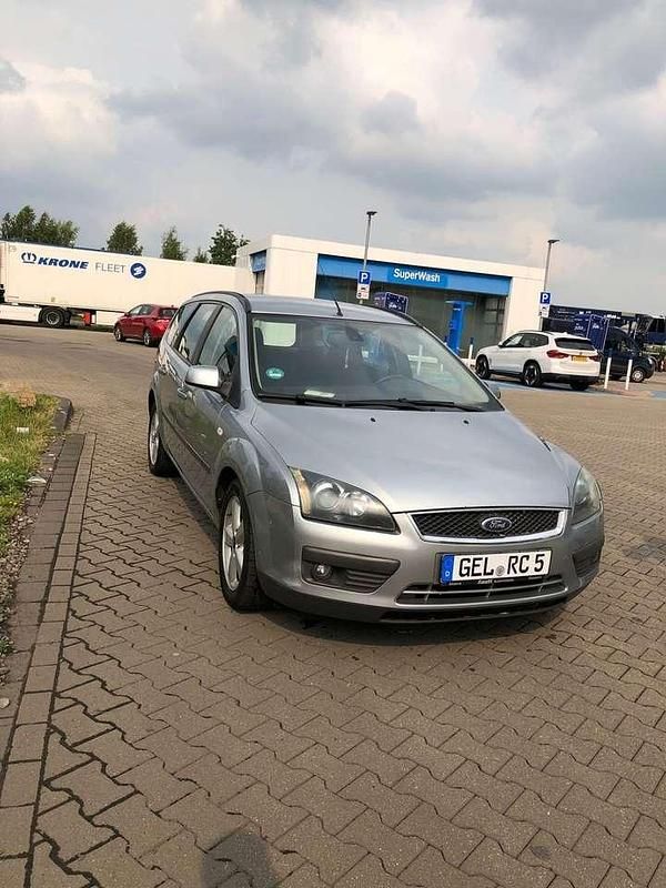 Gebraucht 2005 Ford Focus Trend Kombi | 2.200 € (Teuer) - Bild 1/4