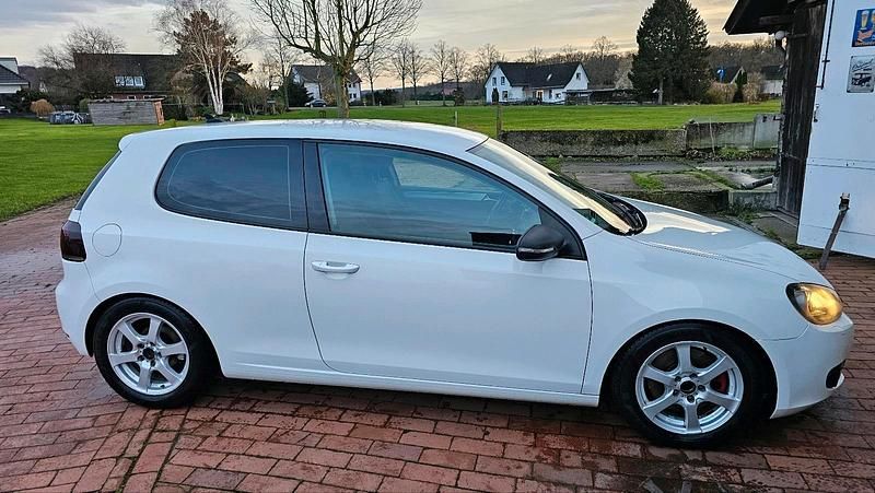 Gebraucht VW Golf VI 160 PS (117 kW) 2009 Weiß Kleinwagen