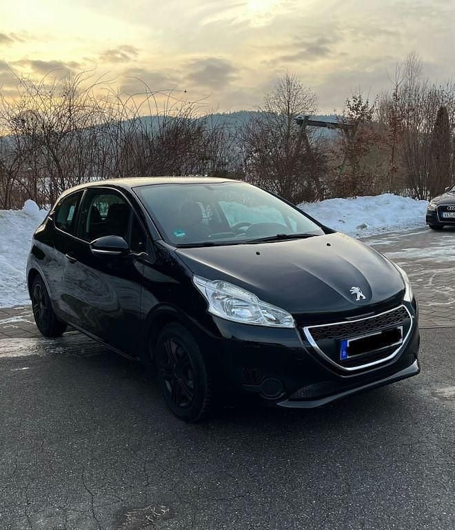 Schwarz Gebraucht 2015 Peugeot 208 Active Kleinwagen | 3.300 € (Superpreis) - Bild 1/4