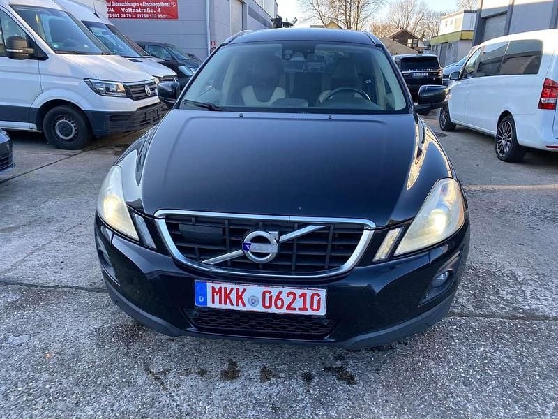 Black sapphire metallic Gebraucht 2009 Volvo XC60 Summum SUV | 5.500 € (Superpreis) - Bild 1/4