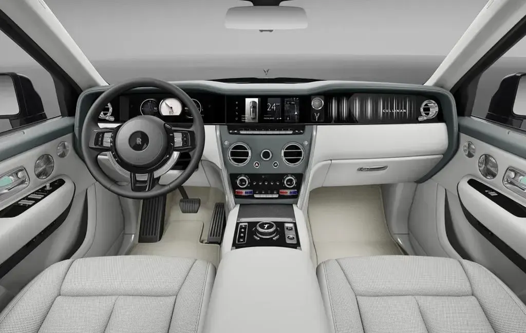 Neu Rolls Royce Cullinan 544 PS (400 kW) 2026 Schwarz SUV