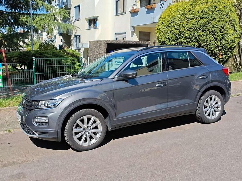 Grau Gebraucht 2020 VW T-Roc Style SUV | 19.900 € (Guter Preis) - Bild 1/4