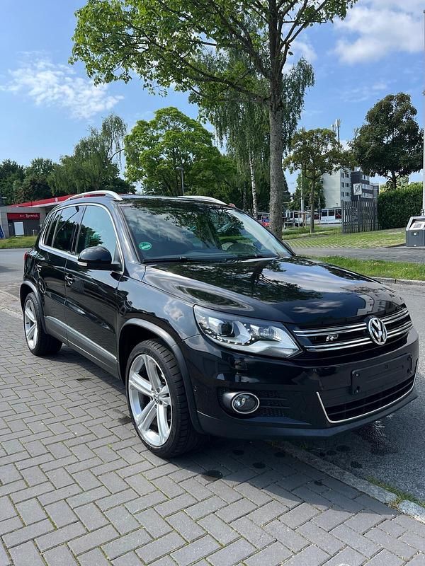Schwarz Gebraucht 2014 VW Tiguan R-line SUV | 15.500 € (Etwas zu teuer) - Bild 1/4