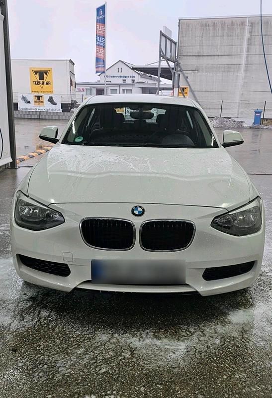 Gebraucht BMW 114 102 PS (75 kW) 2012 Weiß Kleinwagen