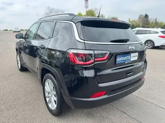 Gebraucht Jeep Compass Limited 235 PS (172 kW) 2021 Schwarz SUV