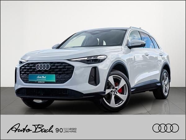 Weiß (gletscherweiß metallic) Neu 2025 Audi Q5 Comfort SUV | 50.600 € - Bild 1/4