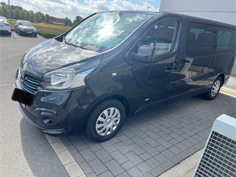 Schwarz Gebraucht 2016 Renault Trafic Expression Van | 16.000 € (Guter Preis) - Bild 1/4