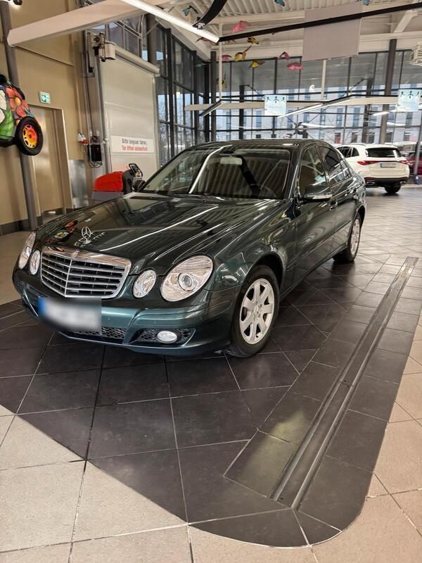 Grün Gebraucht 2006 Mercedes E280 Limousine | 5.800 € (Guter Preis) - Bild 1/4