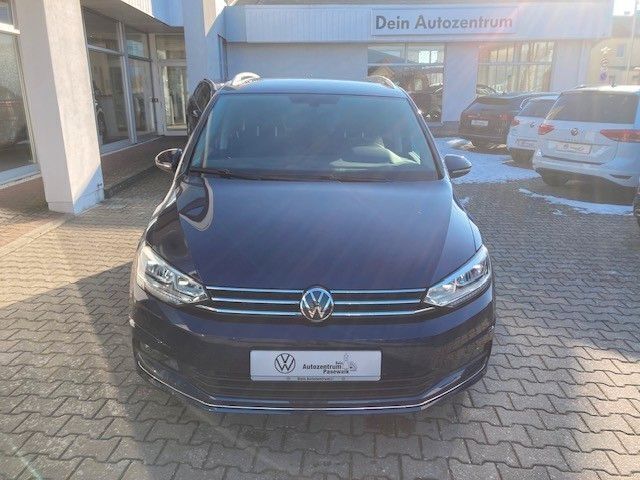 Gebraucht VW Touran Highline 150 PS (110 kW) 2022 Blau Van / Kleinbus