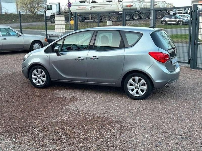 Gebraucht Opel Meriva Innovation 120 PS (88 kW) 2012 Silber Van / Kleinbus