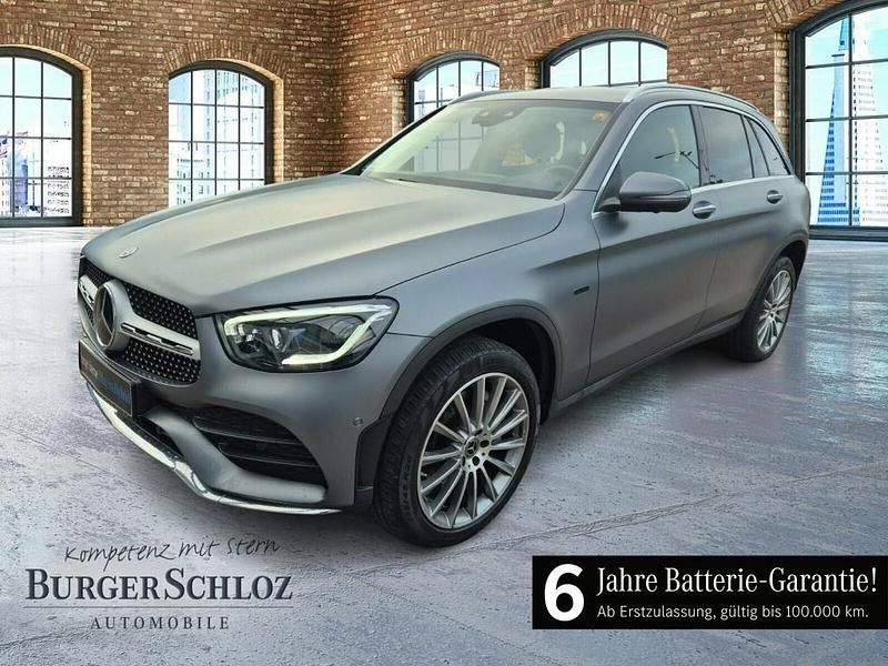 Designo selenitgrau magno Gebraucht 2021 Mercedes GLC300e AMG SUV | 37.800 € (Etwas zu teuer) - Bild 1/4
