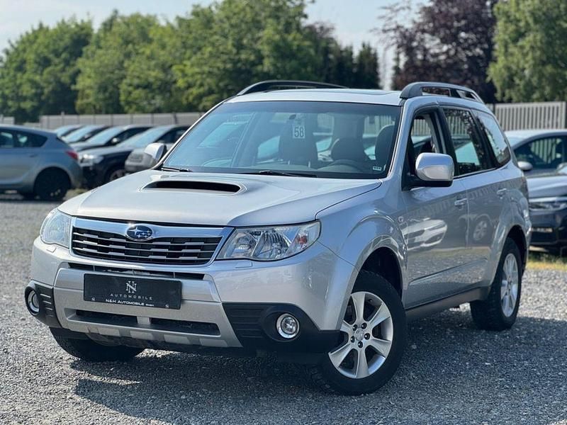 Silber Gebraucht 2010 Subaru Forester Exclusive+ SUV | 6.490 € (Teuer) - Bild 1/4