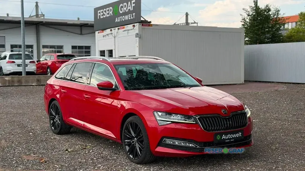 Gebraucht Skoda Superb Premium Edition 200 PS (147 kW) 2022 Velvetrot premium metallic Kombi