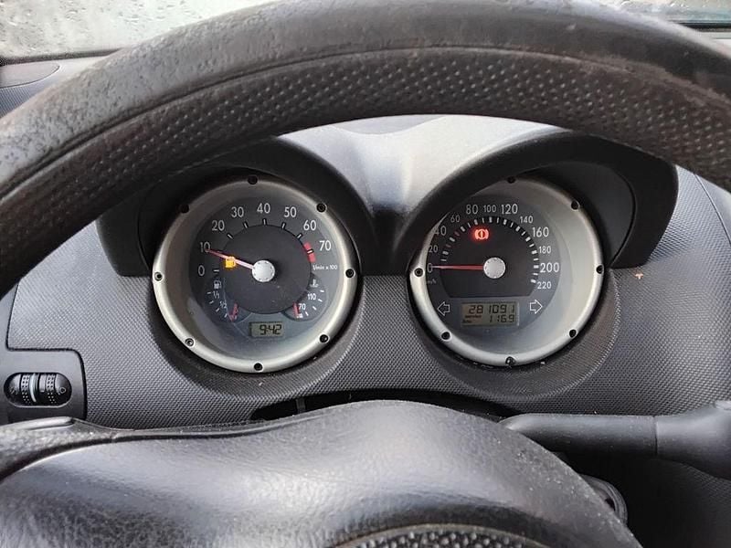 Silber Gebraucht 2002 VW Lupo Basis Kleinwagen | 750 € (Guter Preis) - Bild 1/4