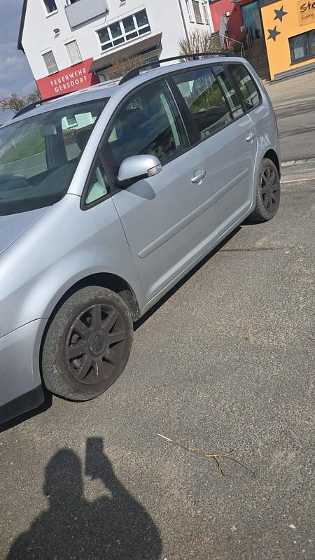 Gebraucht VW Touran 2005 Silber Van / Kleinbus