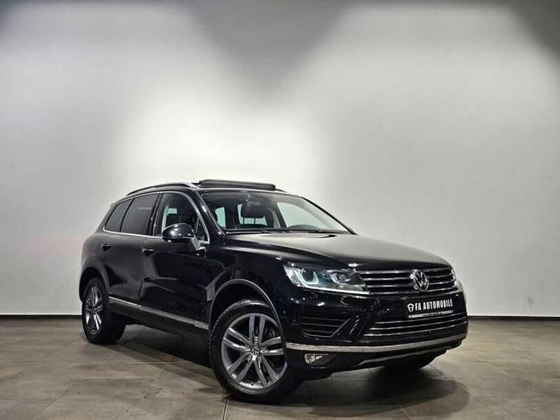 Gebraucht VW Touareg Exclusive 262 PS (192 kW) 2015 Deep black perleffek (metallic) SUV