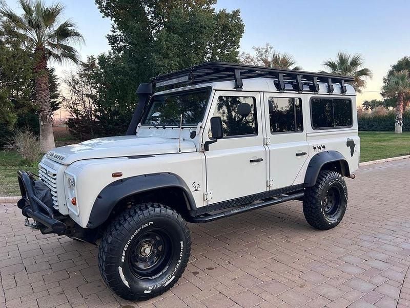 Weiß Gebraucht 2007 Land Rover Defender SE Kombi | 12.500 € - Bild 1/4