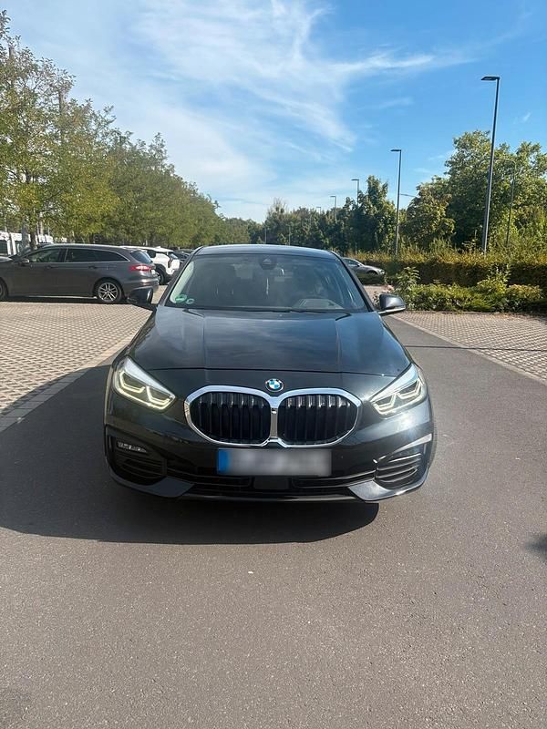 Schwarz Gebraucht 2020 BMW 120 Kleinwagen | 16.000 € (Superpreis) - Bild 1/4