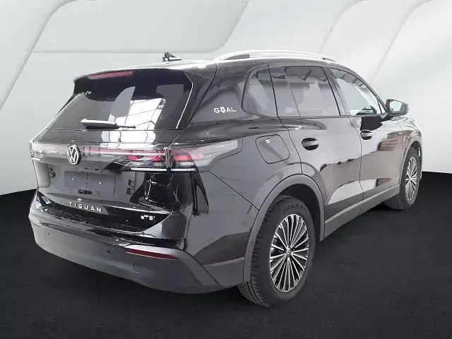 Gebraucht VW Tiguan Goal 150 PS (110 kW) 2025 Schwarz SUV