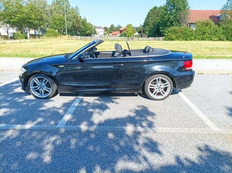 Schwarz Gebraucht 2008 BMW 125 Cabriolet Sport Line Cabrio | 12.800 € (Fairer Preis) - Bild 1/4