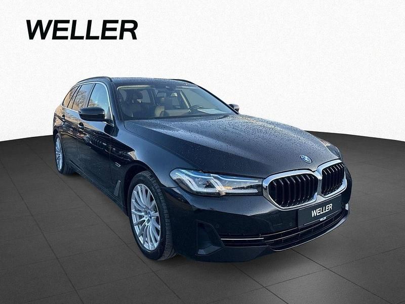 Gebraucht BMW 530e Comfort Edition 292 PS (214 kW) 2022 Black sapphire (schwarz) Kombi