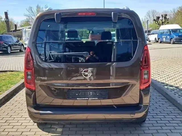 Gebraucht Opel Combo Life Innovation 131 PS (96 kW) 2020 Haselnuss braun Limousine