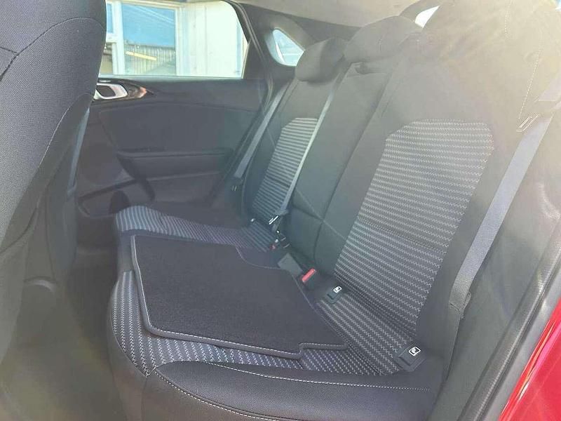 Neu Kia Ceed Vision 140 PS (102 kW) 2026 Infrarot metallic Kleinwagen