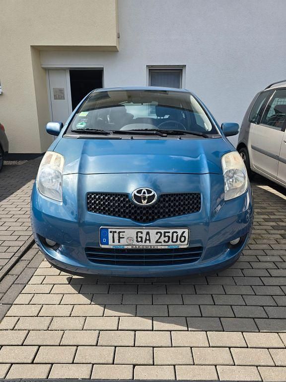 Gebraucht Toyota Yaris 69 PS (50 kW) 2008 Blau Limousine
