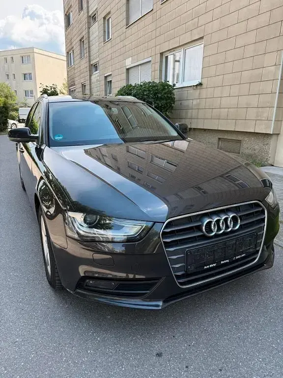 Gebraucht Audi A4 Ambiente 177 PS (130 kW) 2012 Grau Kombi