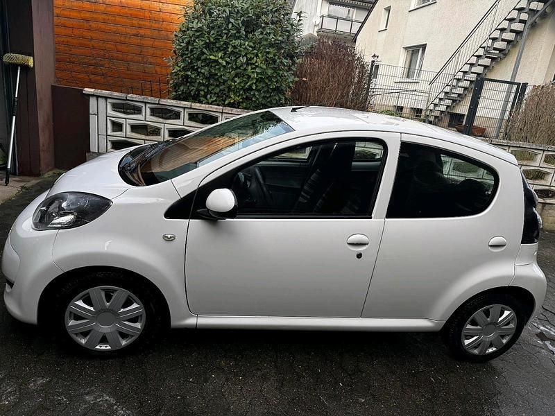 Second-hand Citroën C1 68 CP (50 kW) 2011 Alb Hatchback