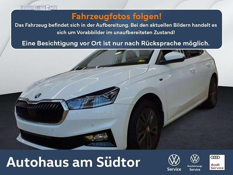 Moonweiss metallic Gebraucht 2024 Skoda Fabia Selection Limousine | 22.980 € (Fairer Preis) - Bild 1/4