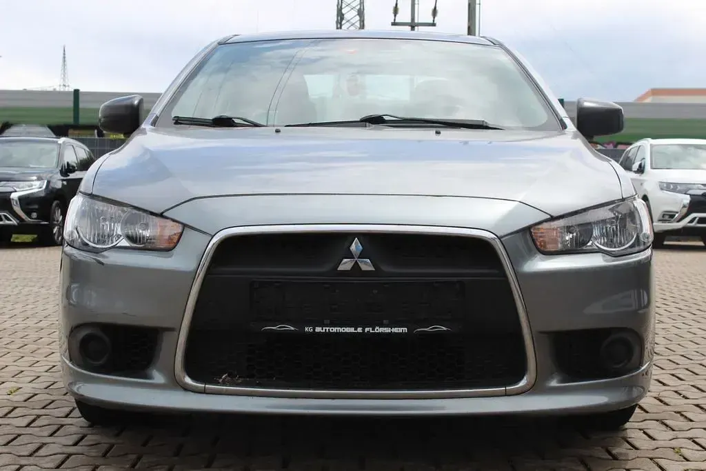Gebraucht Mitsubishi Lancer 117 PS (86 kW) 2015 Grau Limousine