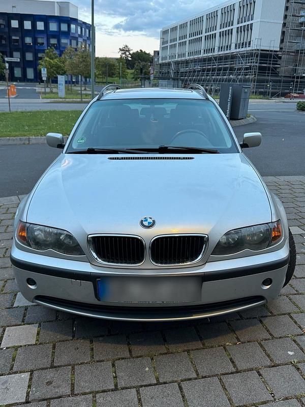 Grau Gebraucht 2004 BMW 316 Kombi | 3.699 € (Teuer) - Bild 1/4