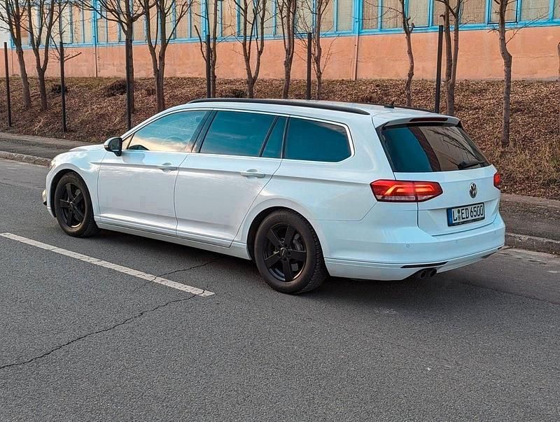 Gebraucht VW Passat Comfortline 179 PS (131 kW) 2017 Weiß Kombi