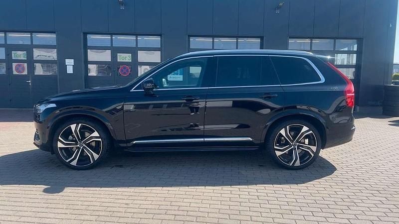 Gebraucht Volvo XC90 Plus 235 PS (172 kW) 2024 Onyx black metallic SUV