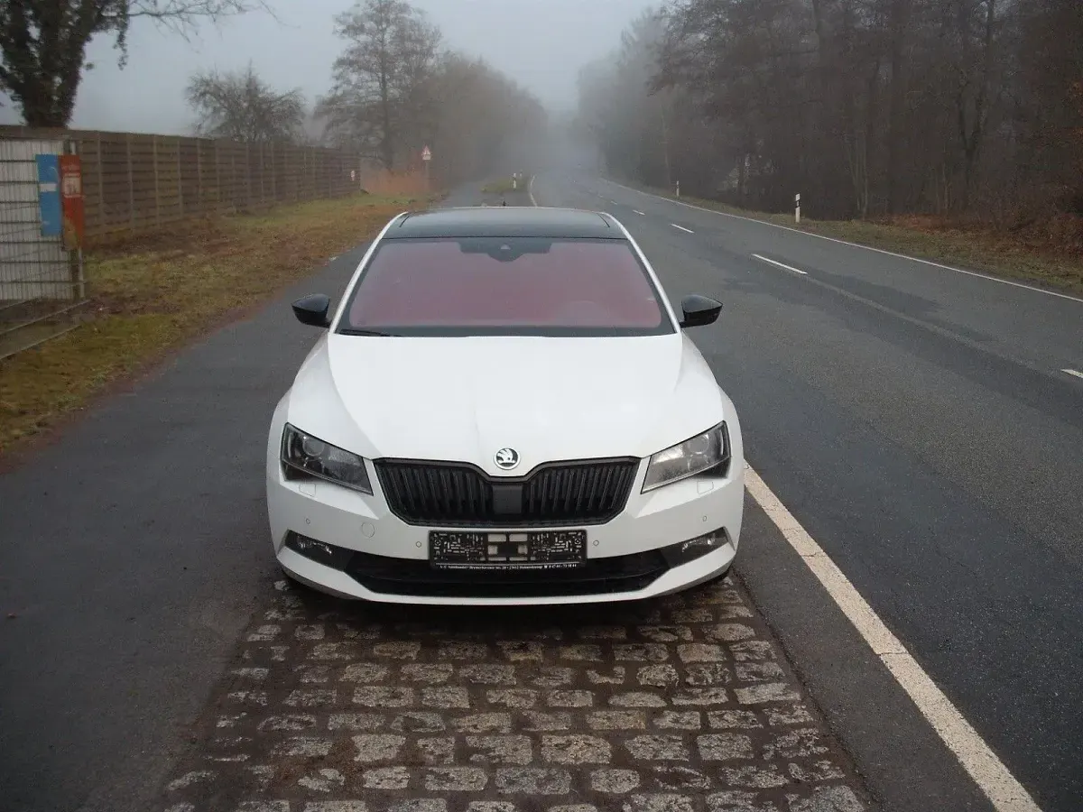 Gebraucht Skoda Superb SportLine 190 PS (139 kW) 2017 Weiß Limousine