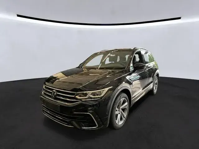 Gebraucht VW Tiguan Business 200 PS (147 kW) 2023 Schwarz SUV