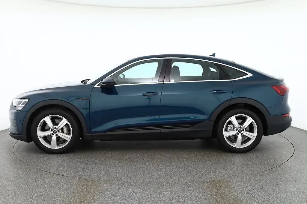 Gebraucht Audi e-tron Sportback S-Line 230 kW (313 PS) 2023 Galaxisblau SUV