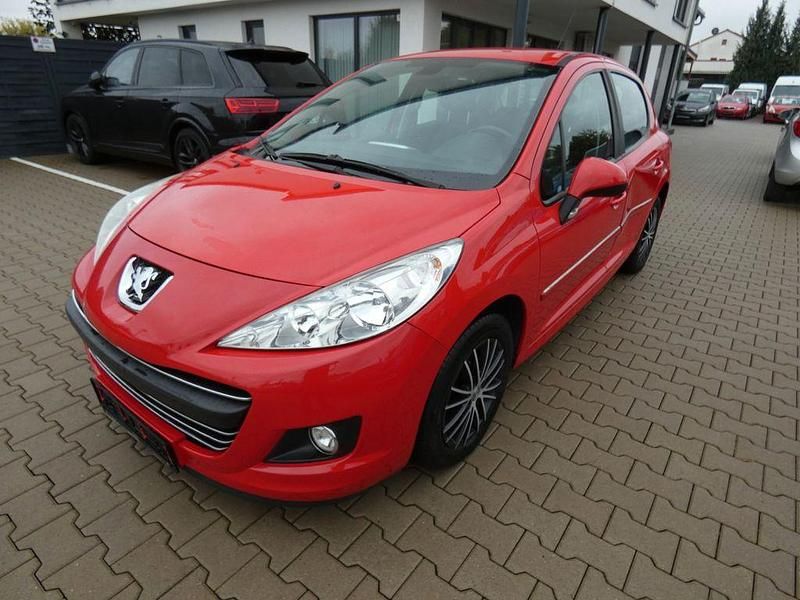 Gebraucht Peugeot 207 Premium 95 PS (69 kW) 2009 Limousine