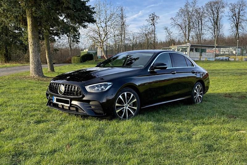 Gebraucht Mercedes E300 AMG line 306 PS (225 kW) 2021 Schwarz Limousine