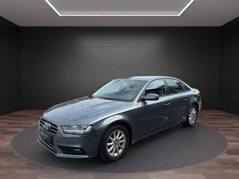 Gebraucht Audi A4 Attraction 120 PS (88 kW) 2015 Grau Limousine
